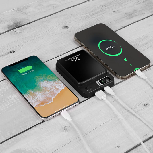 10000 mAh magnetic wireless power bank .